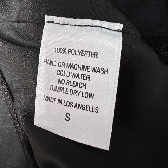 🏖️ never worn Gorgeous colorful sequins floral halter top with excellent. - Picture 3 of 6